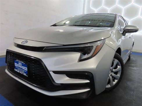 Used 2024 Toyota Corolla SE FWD image 1