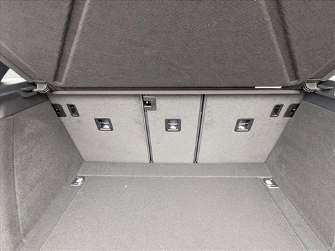 Certified 2025 Porsche Macan image 23