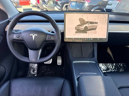 Used 2022 Tesla Model Y Performance AWD/4WD image 35