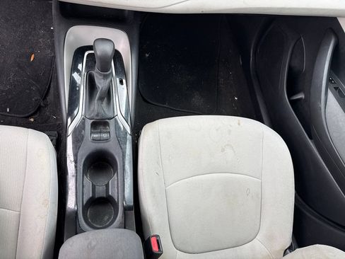 Used 2021 Toyota Corolla LE FWD image 19