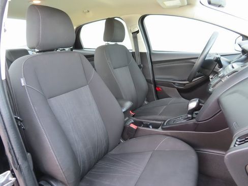 Used 2017 Ford Focus SE image 23