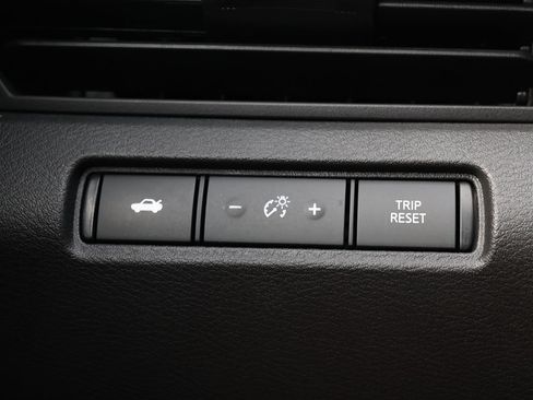Used 2024 Nissan Altima 2.5 SV FWD image 23
