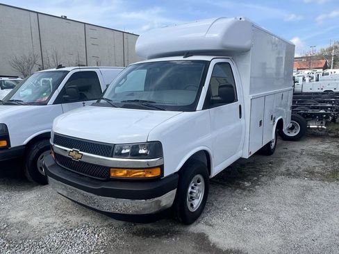 New 2025 Chevrolet Express 3500 w/ Power Convenience Package image 3
