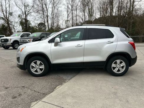 Used 2016 Chevrolet Trax LT w/ LT Convenience Package image 10