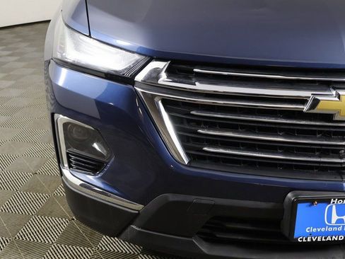 Used 2023 Chevrolet Traverse LT w/ Rear Camera Mirror Package image 14