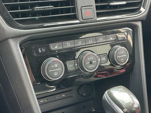 Used 2024 Volkswagen Taos SE image 7