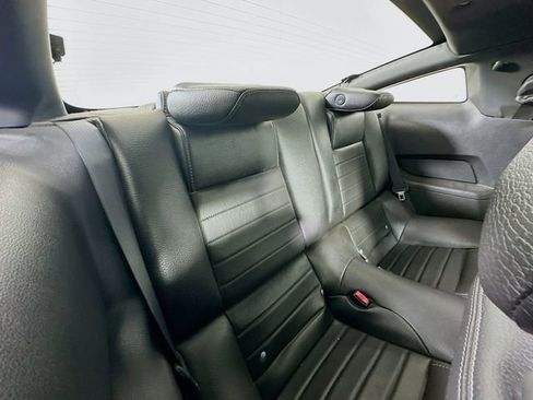 Used 2011 Ford Mustang Premium image 22