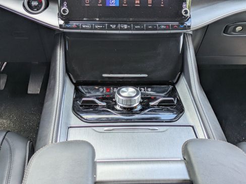 Certified 2024 Jeep Wagoneer L Series II w/ Convenience Group I AWD/4WD image 19