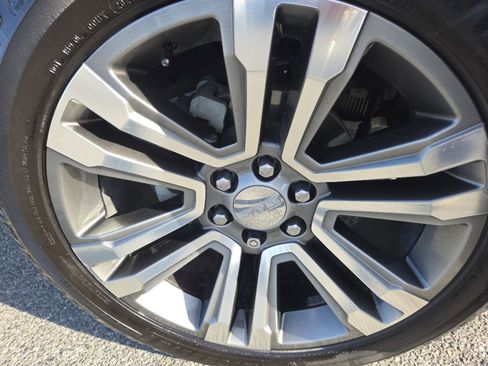 Used 2019 GMC Yukon XL Denali w/ Denali Ultimate Package image 16