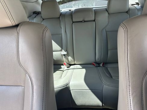 Used 2012 Ford Taurus Limited FWD image 15
