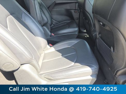 Used 2024 Chrysler Pacifica Limited FWD image 20