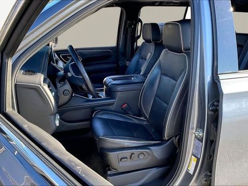 Used 2021 GMC Yukon SLT w/ SLT Premium Package image 15