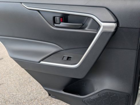 New 2025 Toyota RAV4 LE image 28