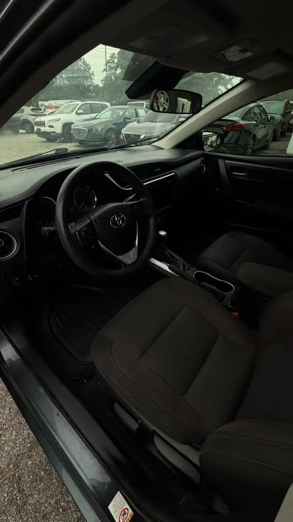 Used 2017 Toyota Corolla LE FWD image 9