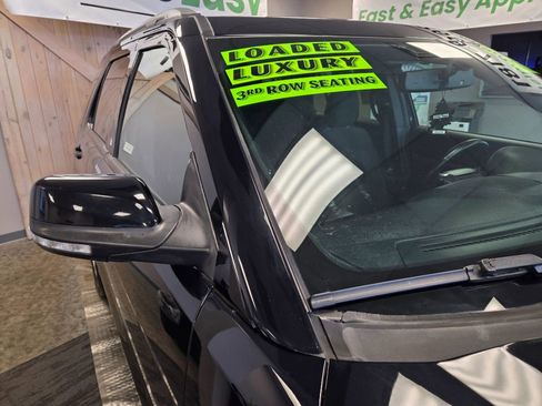 Used 2018 Ford Explorer XLT w/ Equipment Group 201A image 3