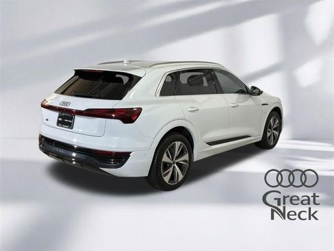 Used 2024 Audi Q8 e-tron Premium Plus w/ Premium Plus Package AWD/4WD image 10
