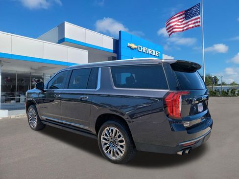 Used 2023 GMC Yukon XL Denali Ultimate AWD/4WD image 6