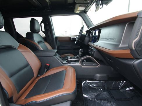 Used 2024 Ford Bronco Outer Banks image 8