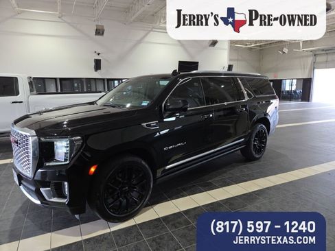 Used 2022 GMC Yukon XL Denali image 1