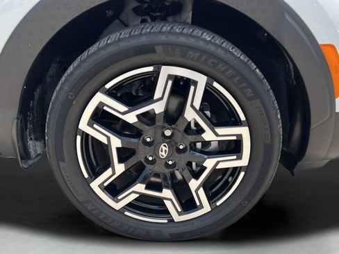 Certified 2025 Hyundai Santa Cruz Limited AWD/4WD image 35