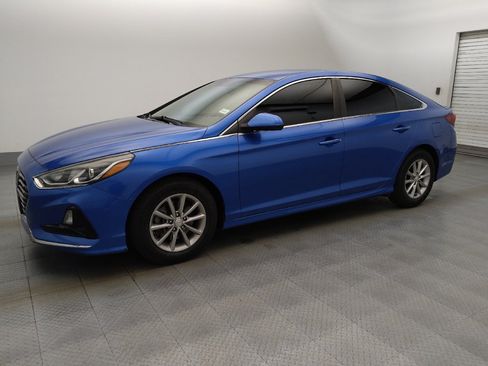 Used 2018 Hyundai Sonata SE FWD image 2