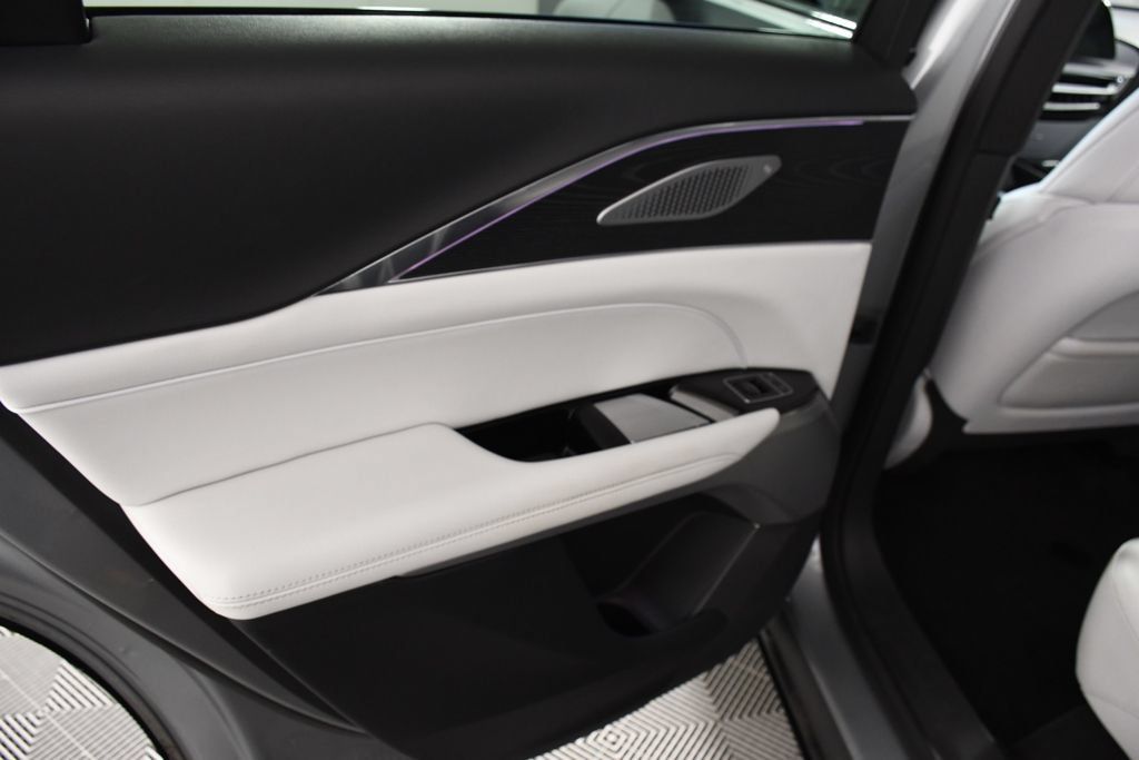 Used 2024 Cadillac Lyriq Luxury RWD image 25