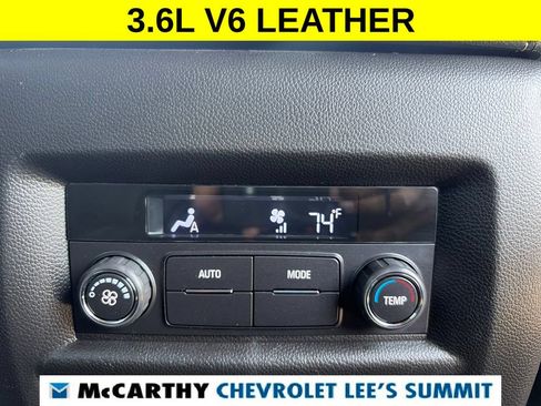 Used 2023 Chevrolet Traverse LT FWD image 34