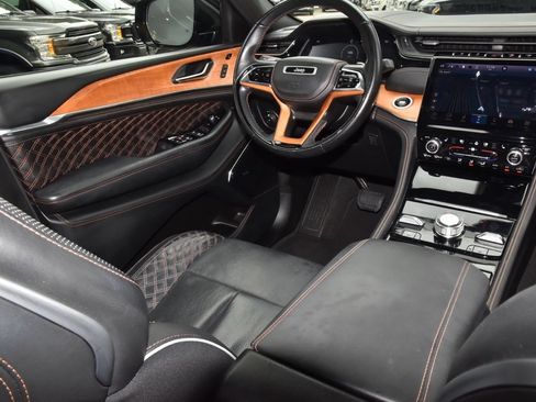 Used 2022 Jeep Grand Cherokee Summit AWD/4WD image 15