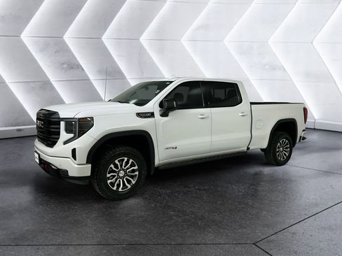 Used 2023 GMC Sierra 1500 AT4 w/ AT4 Premium Package AWD/4WD image 3