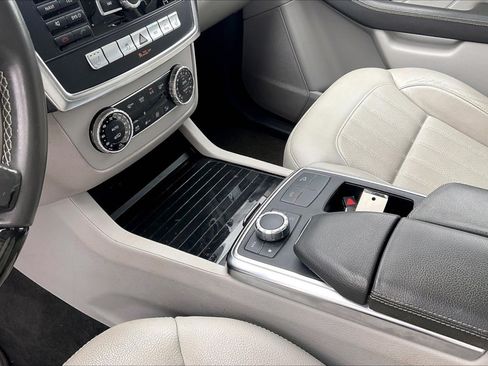Used 2015 Mercedes-Benz GL 450 4MATIC w/ Lighting Package image 15