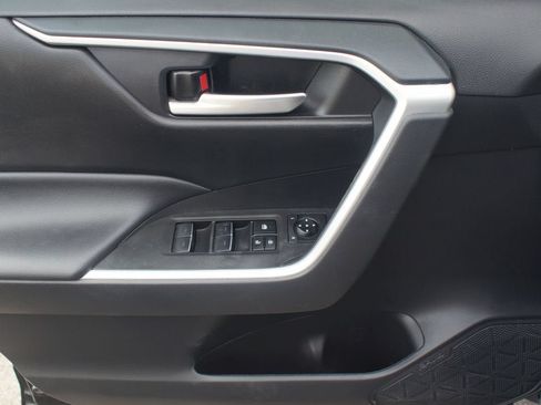 Used 2024 Toyota RAV4 XLE Premium FWD image 28
