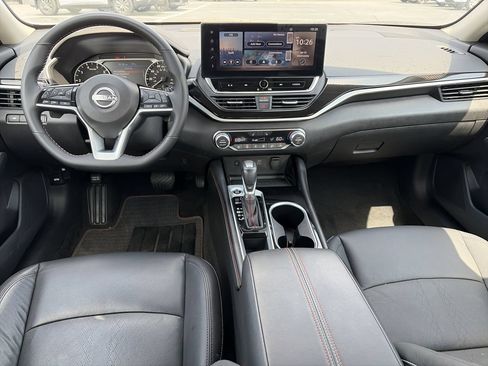 Certified 2025 Nissan Altima 2.5 SR w/ SR Premium Package FWD image 27
