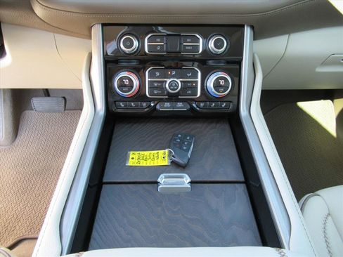 Used 2023 GMC Yukon Denali image 21