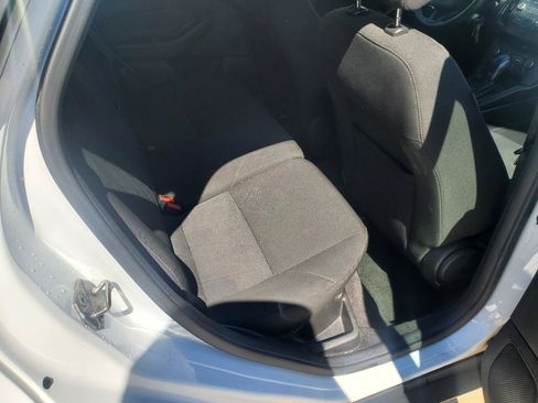 Used 2018 Ford Focus SE FWD image 7