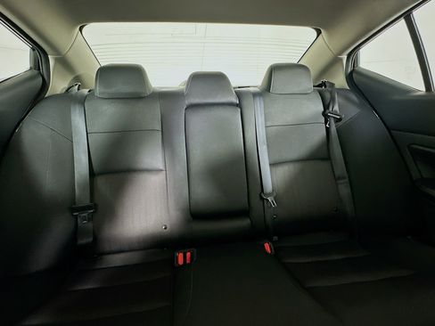 Used 2024 Nissan Altima 2.5 SV FWD image 29