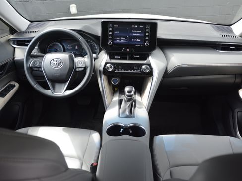 Used 2022 Toyota Venza XLE AWD/4WD image 12