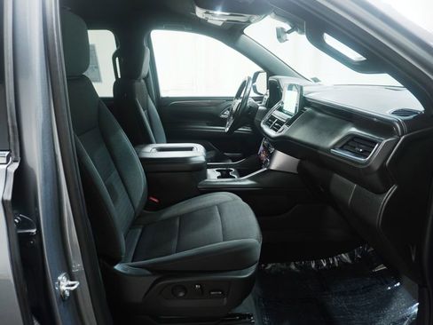 Used 2022 GMC Yukon XL SLE w/ Gmc Pro Safety Plus Package image 10