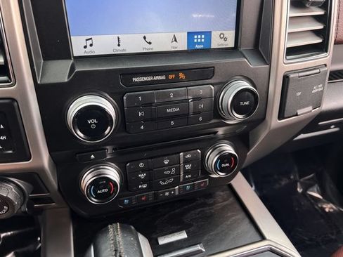 Used 2018 Ford F150 Platinum w/ Equipment Group 701A Luxury AWD/4WD image 24