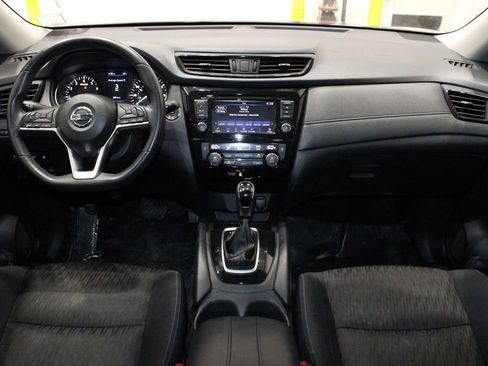 Used 2020 Nissan Rogue SV image 23