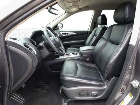 Used 2019 Nissan Pathfinder SL AWD/4WD image 11