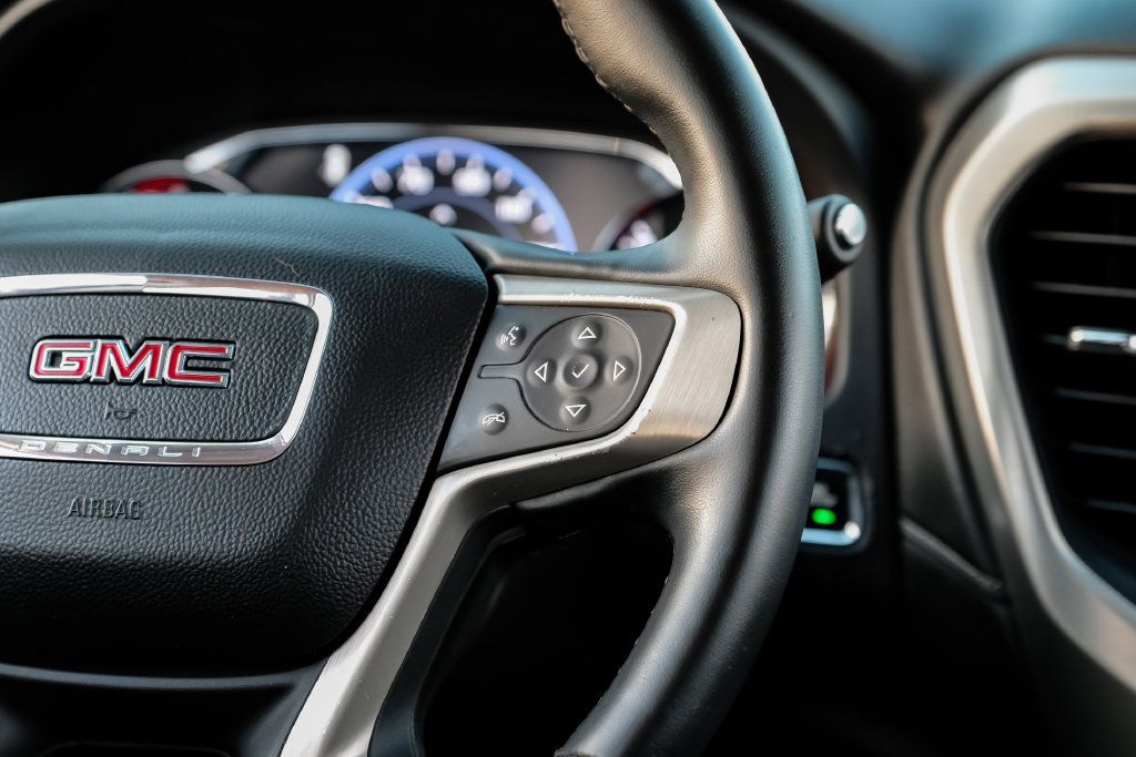 Used 2023 GMC Acadia Denali FWD image 17