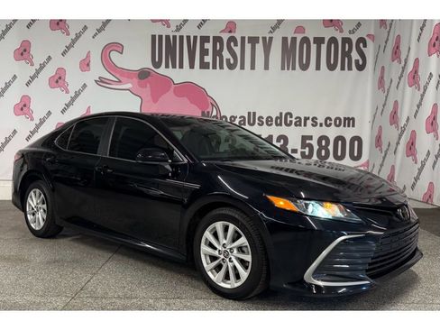 Used 2023 Toyota Camry LE image 2