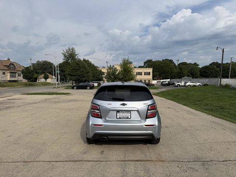 Used 2018 Chevrolet Sonic Premier w/ Driver Confidence Package FWD image 6