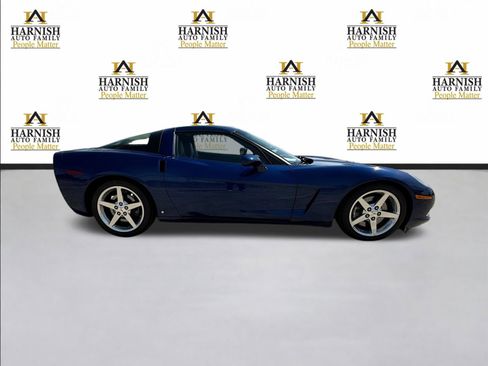 Used 2006 Chevrolet Corvette Coupe w/ Preferred Equipment Group RWD image 9