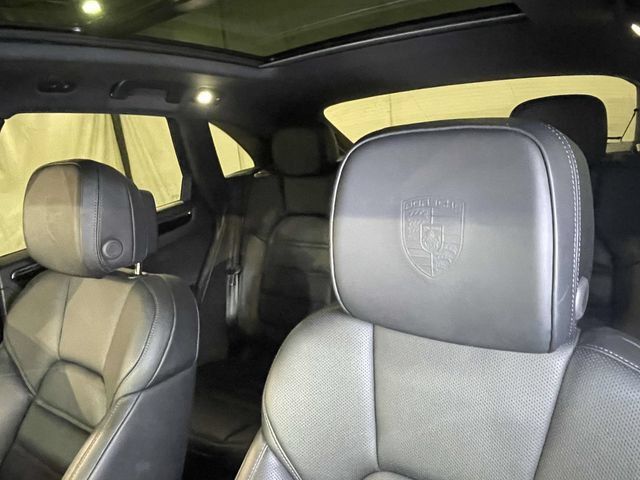 Certified 2026 Porsche Macan Turbo AWD/4WD image 19