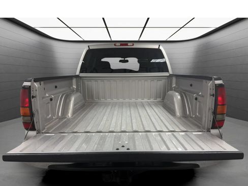 Used 2005 GMC Sierra 1500 SLE w/ Light Duty Power Package RWD image 18