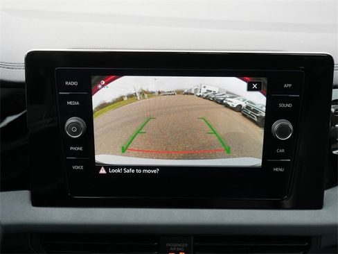 Certified 2025 Volkswagen Jetta SE image 35