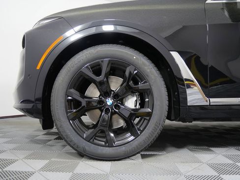 Used 2025 BMW X7 xDrive40i w/ Premium Package image 7