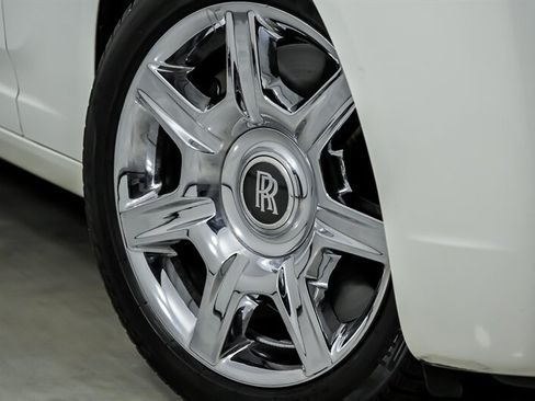 Used 2010 Rolls-Royce Ghost RWD image 4