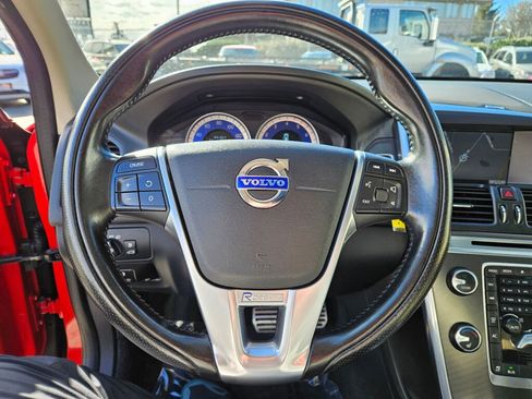 Used 2012 Volvo XC60 T6 R-Design Platinum image 2